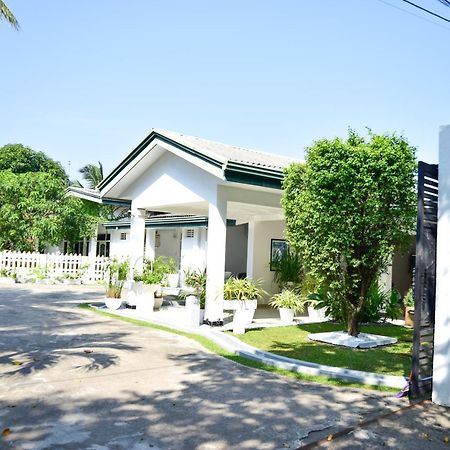 The Bamboo Tree Transit Hotel Katunayaka Buitenkant foto