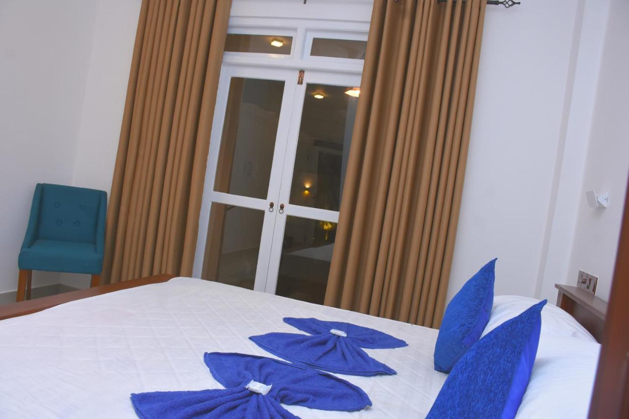 The Bamboo Tree Transit Hotel Katunayaka Buitenkant foto