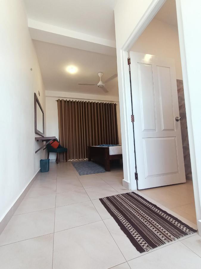 The Bamboo Tree Transit Hotel Katunayaka Buitenkant foto