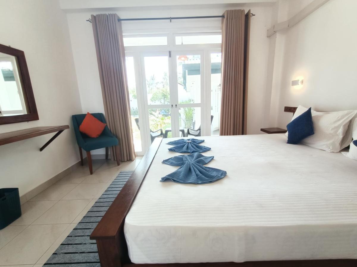 The Bamboo Tree Transit Hotel Katunayaka Buitenkant foto