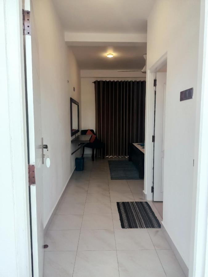 The Bamboo Tree Transit Hotel Katunayaka Buitenkant foto