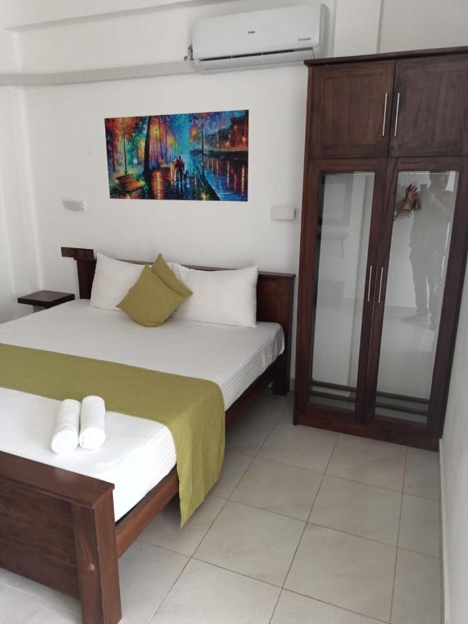 The Bamboo Tree Transit Hotel Katunayaka Buitenkant foto