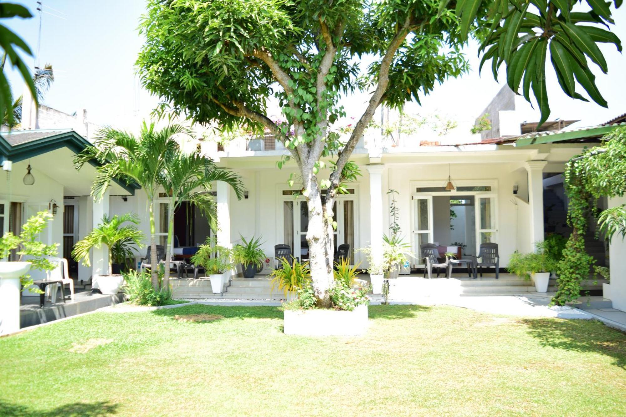 The Bamboo Tree Transit Hotel Katunayaka Buitenkant foto